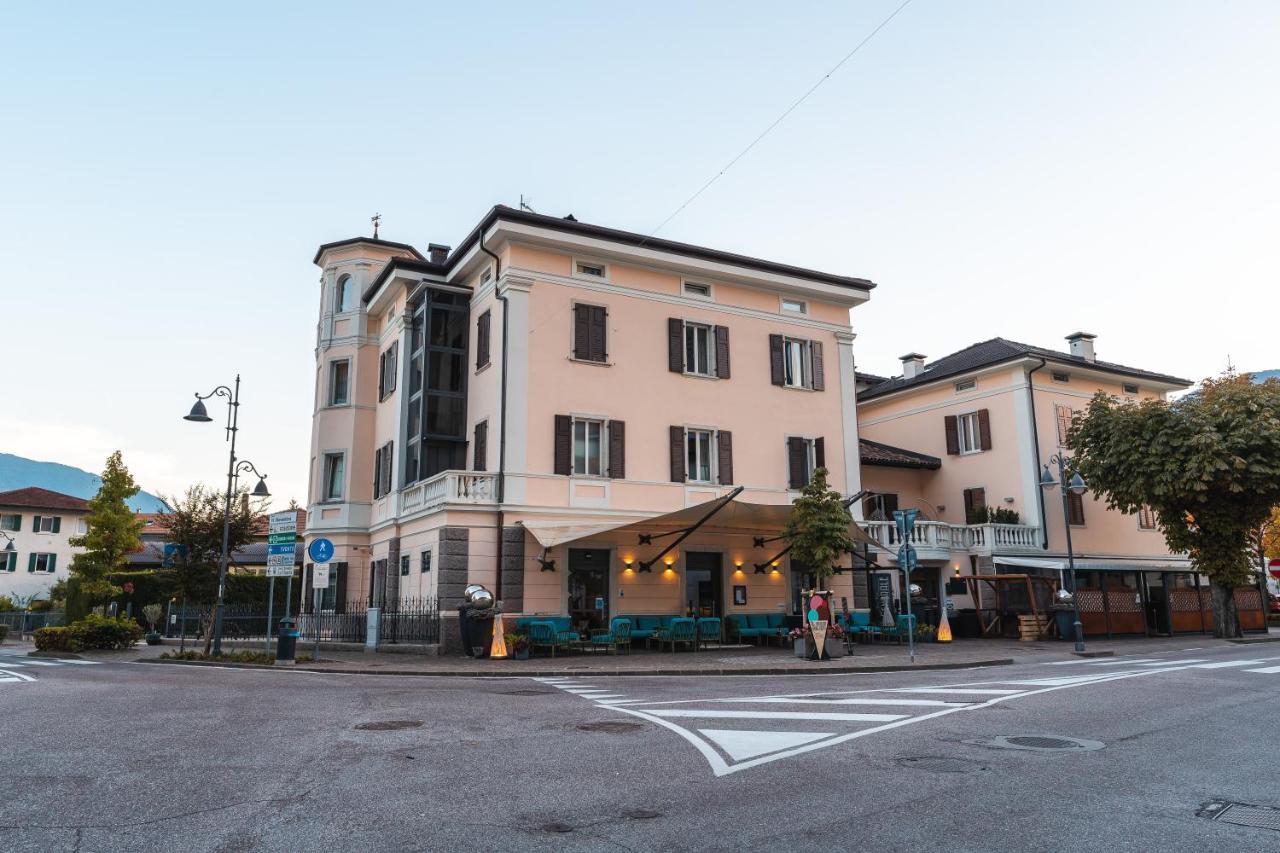 梅佐科罗纳 阿尔贝格卡费中心旅馆酒店 外观 照片